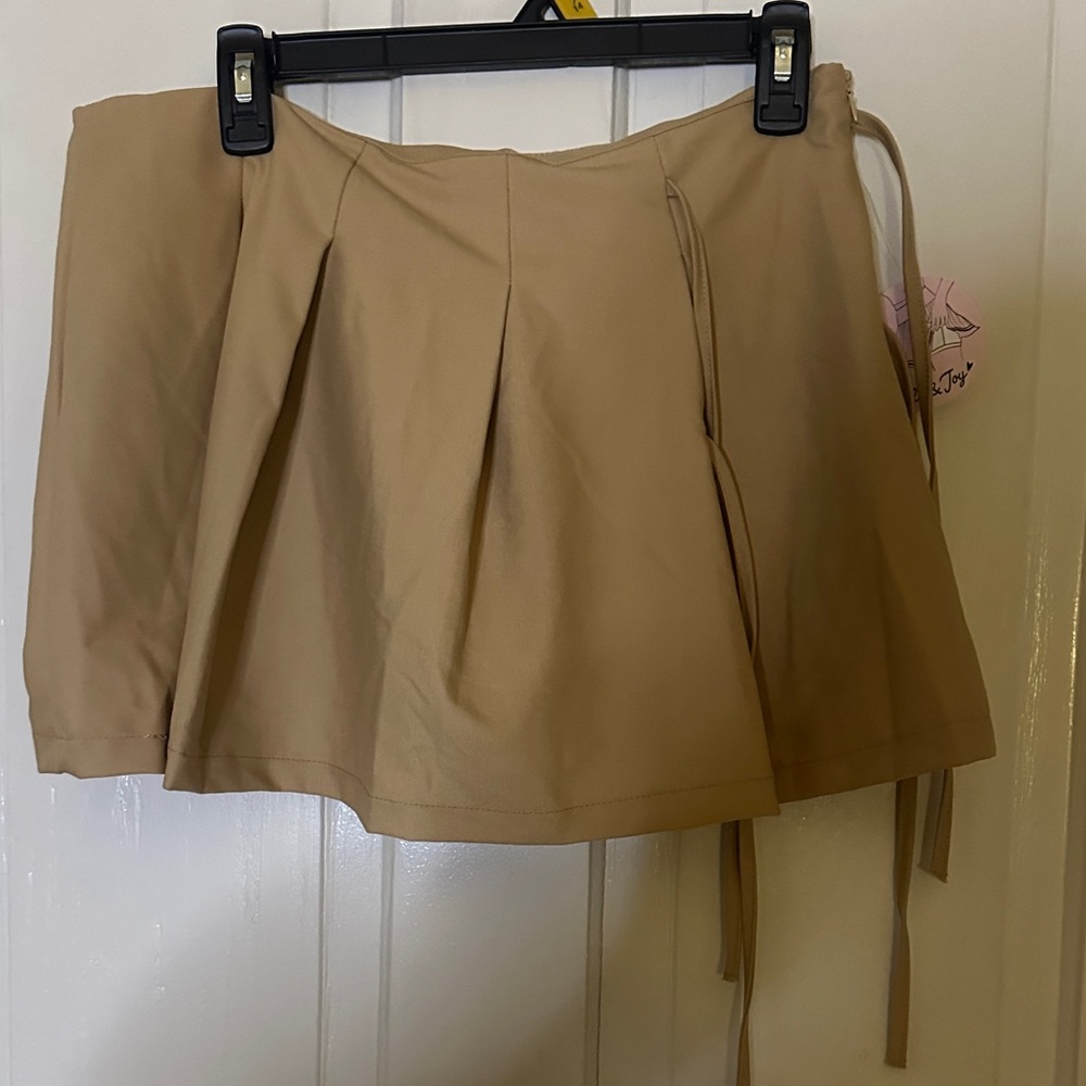 Elegant Tan Mini Skirt